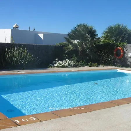 Playa Blanca Sleeps 4 Pool Wifi Villa *